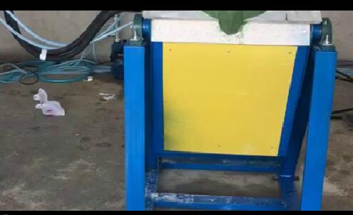 傾倒式熔煉?? title=